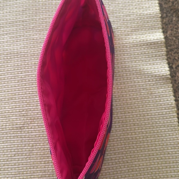 Clinique makeup zipper case - Picture 6 of 6